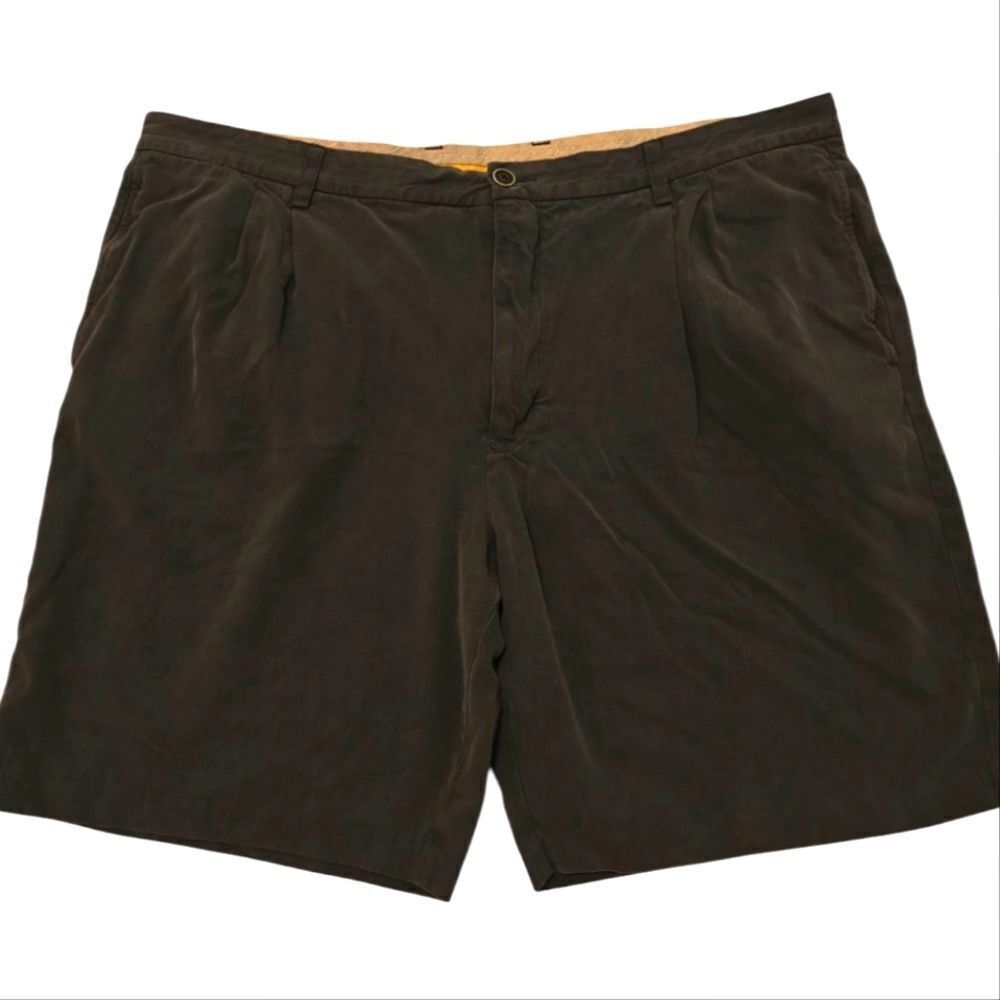 Tommy Bahama 100% Silk Gray Flat Front Shorts Sz 42